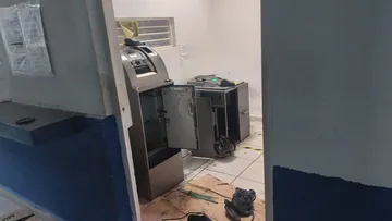 Roban cajas fuertes de Pepsi en Tepeji del Río
