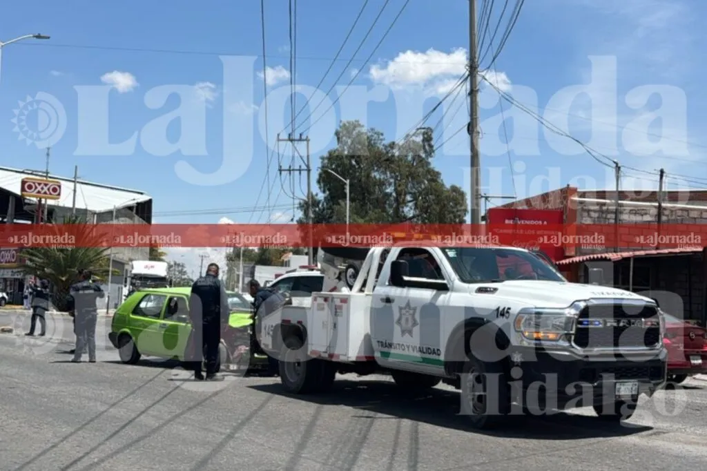 Patrulla choca de frente con auto en Hidalgo; hay dos lesionados