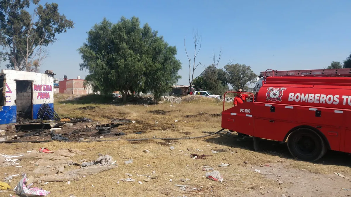 Explota polvorín en inmediaciones de preparatoria en Tultepec