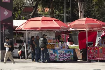 El calor obliga a ambulantes a reducir su jornada laboral