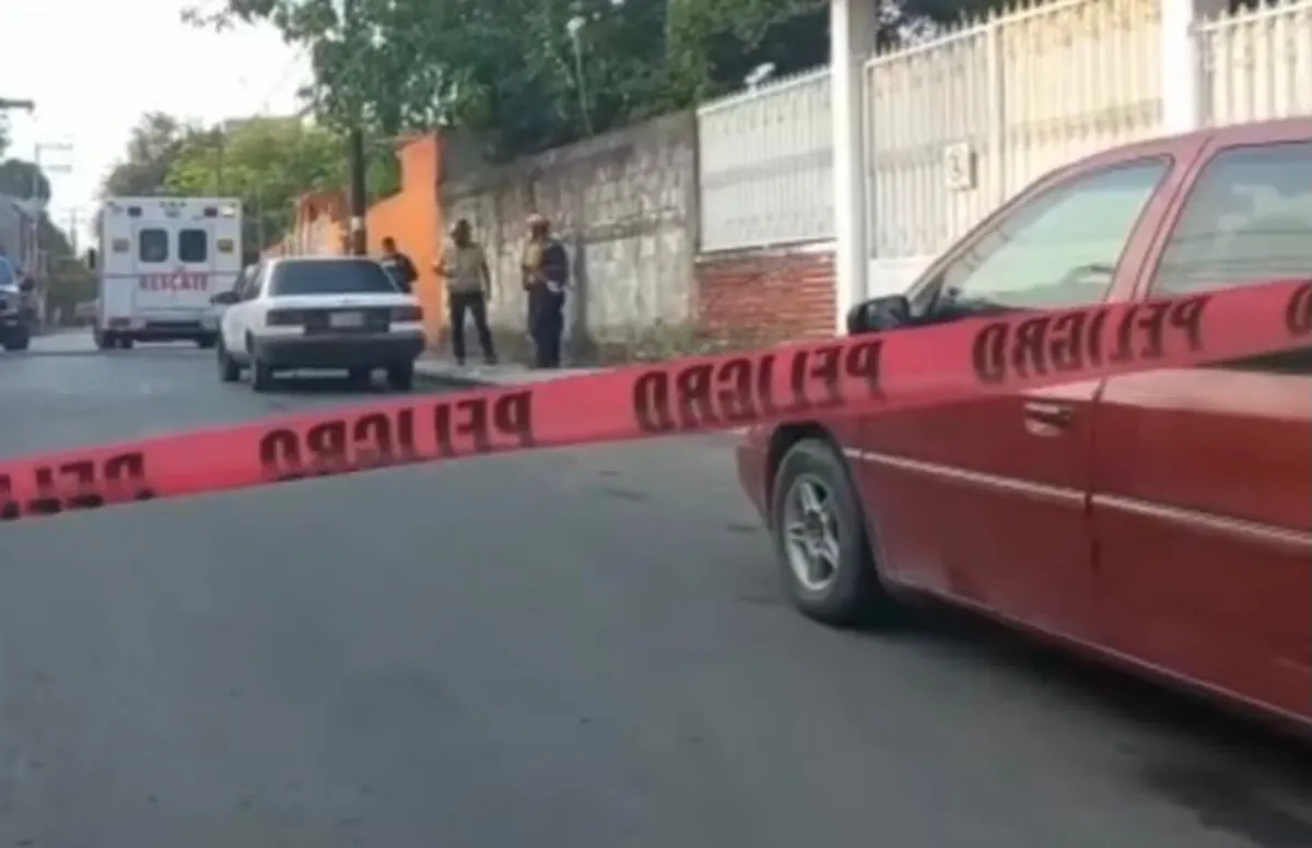 Ejecutan a hombre al interior de su auto en Huejutla