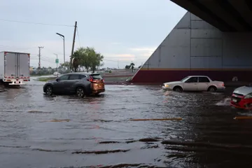 Lluvias en Pachuca: otra vez se inunda zona de Explanada