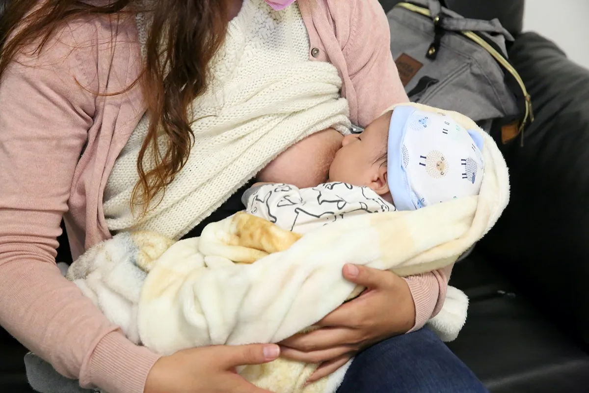 ISSSTE exhorta a practicar lactancia materna en pandemia