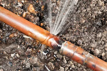 Tulancingo: pese a sequía extrema y acuifero sobreexplotado, hay cinco fugas de agua al día