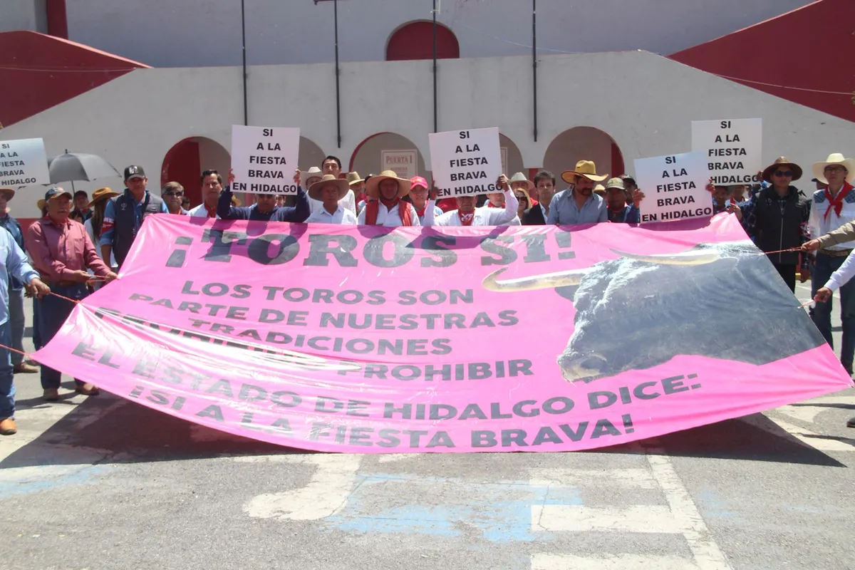 Protesta llega al Congreso; sector taurino exige consulta y acusa falta de análisis