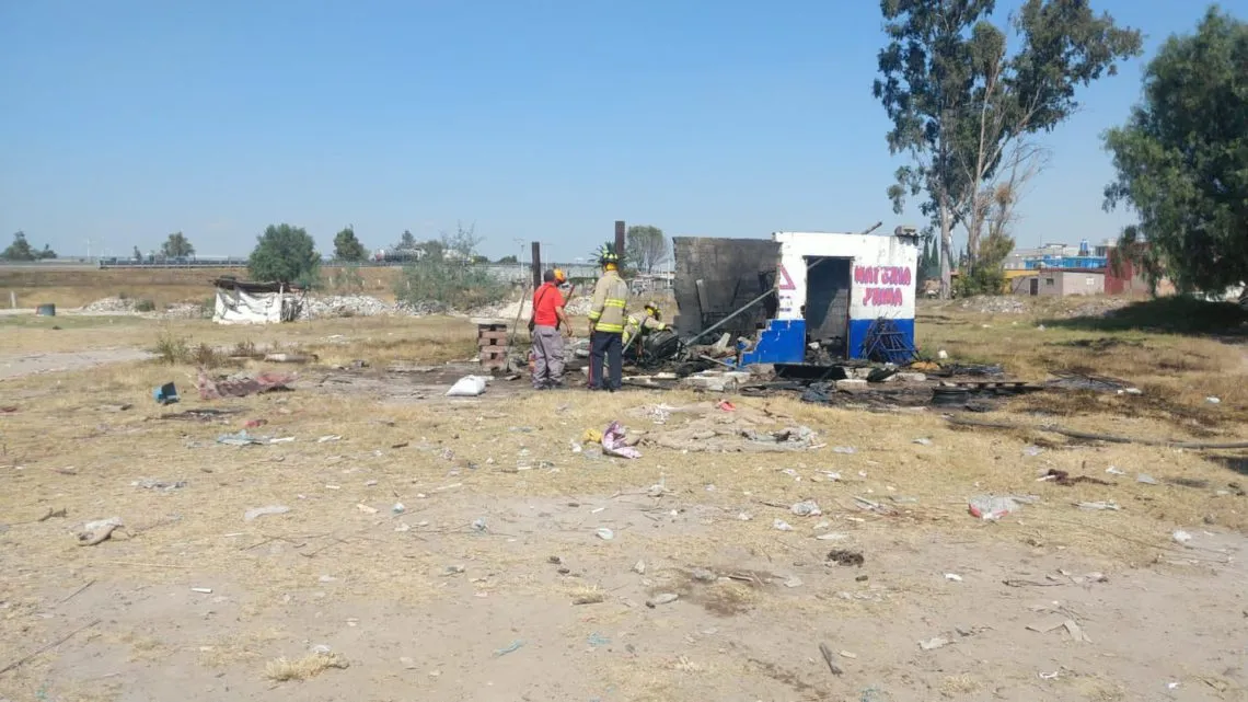 Explota polvorín en inmediaciones de preparatoria en Tultepec