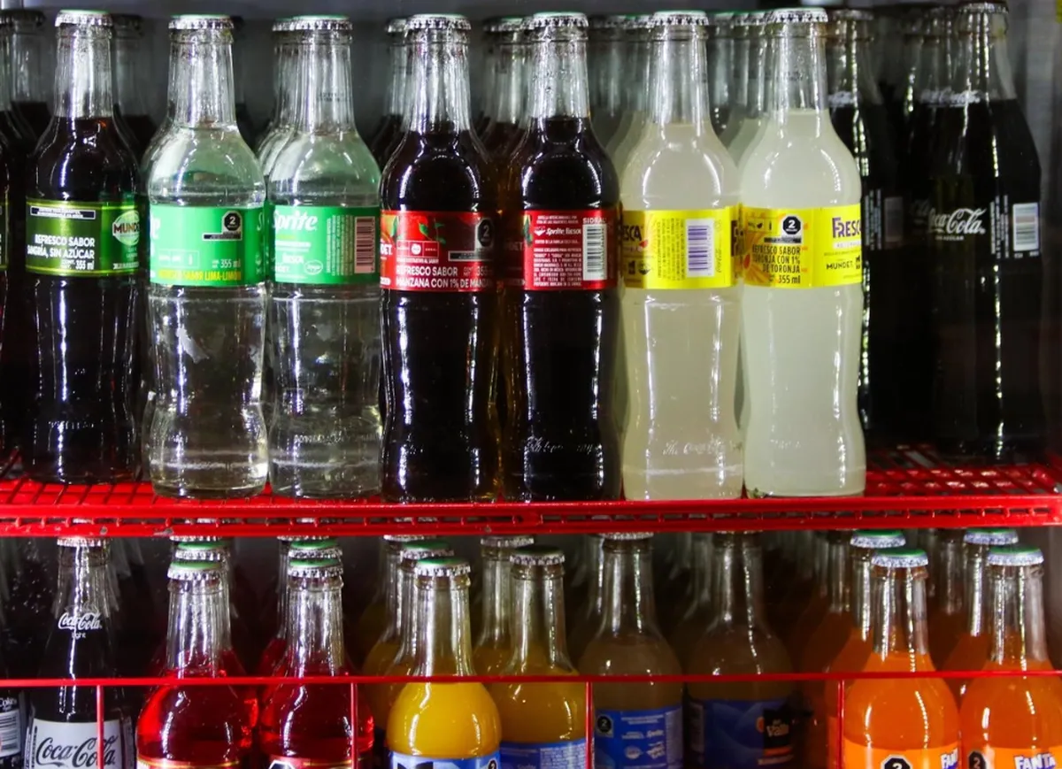 Un nuevo estudio revela que el 30% de los casos de diabetes tipo 2 en México se relacionan con el consumo de bebidas azucaradas. Te contamos los datos clave.