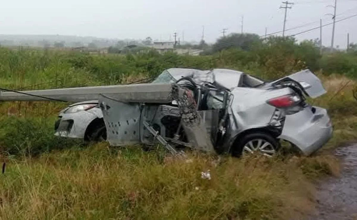 Accidente vehicular en la carretera Ixmiquilpan-Actopan