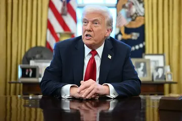 Amaga Trump con mayores aranceles a UE y Canadá si colaboran para “hacer daño” a EU