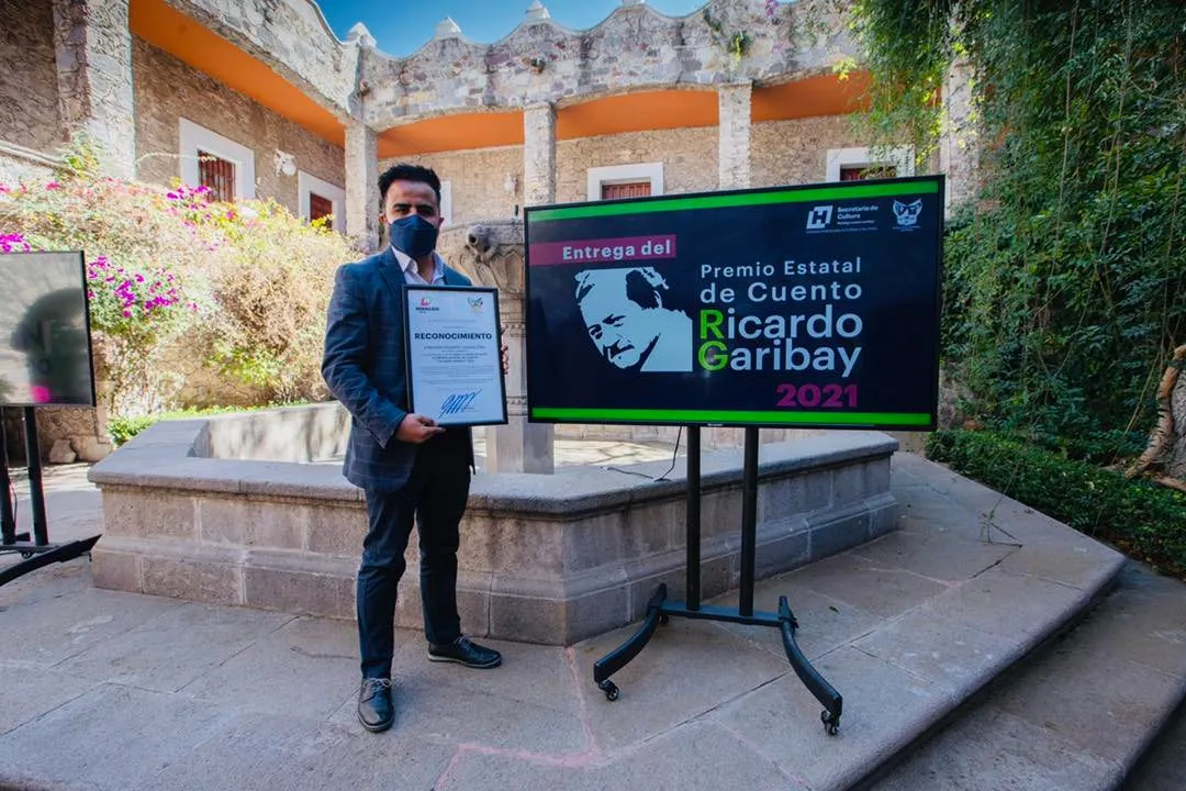 Cultura entrega premios literarios a jóvenes hidalguenses