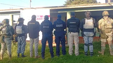 Autoridades realizan cateo en un inmueble de Singuilucan durante operativo de seguridad.