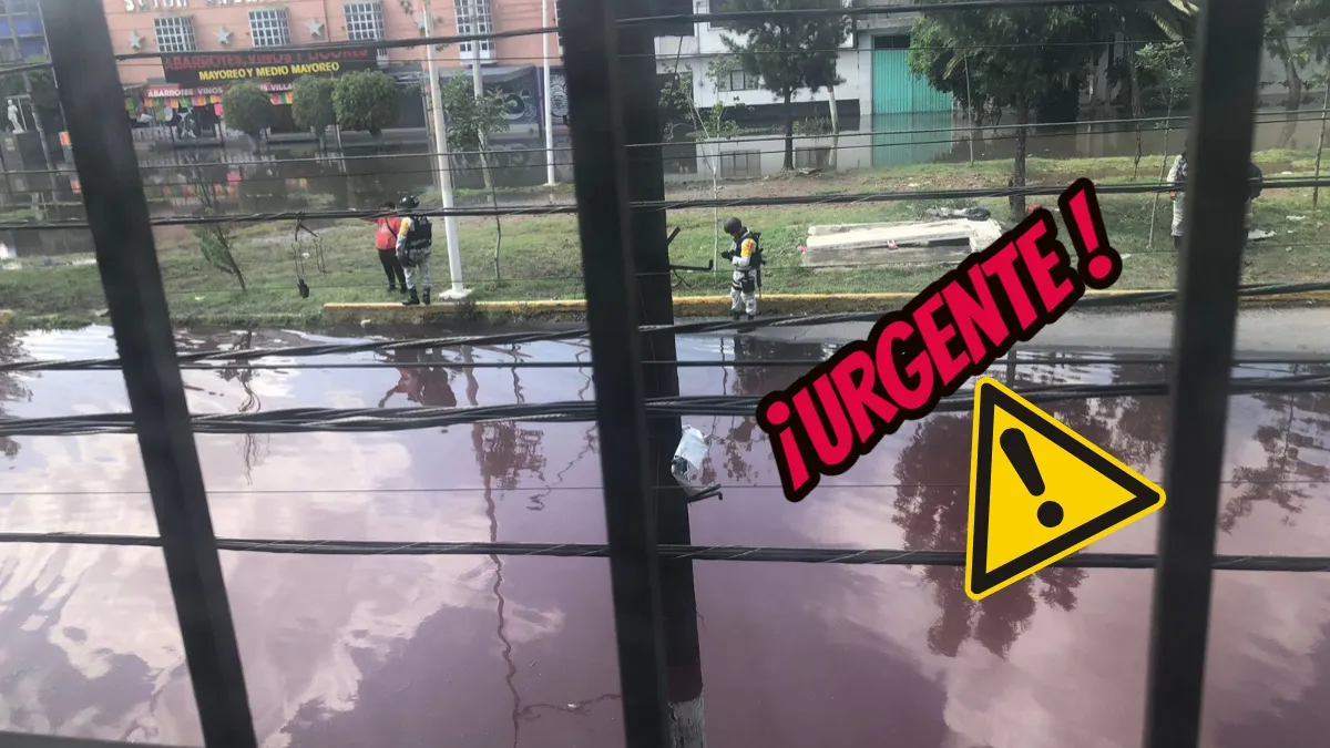 Vecinos reportan agua roja en Neza tras fuertes lluvias; inundaciones en Vicente Villada mantienen a familias incomunicadas. FOTO: Arturo Galicia
