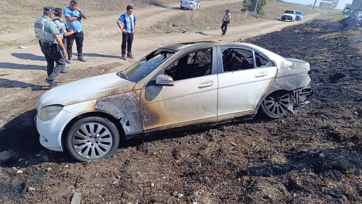 Auto se incendia por calor en la México-Pachuca