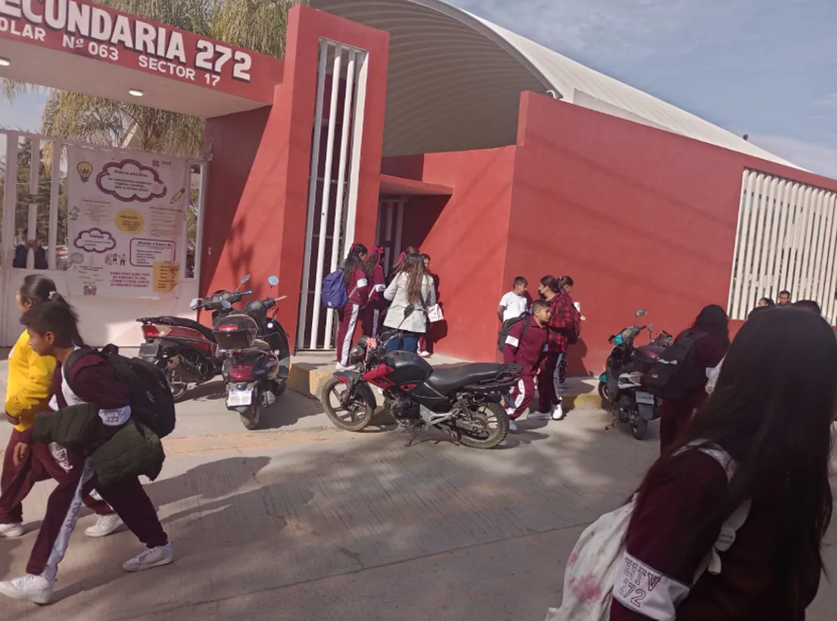 ¡Sin clases! Bloquean acceso a Telesecundaria en Hidalgo