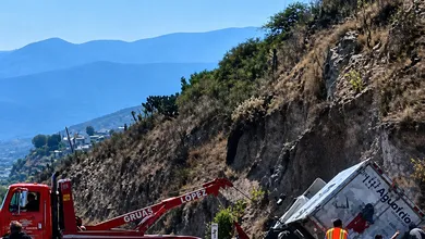 Un incidente con camión de carga mantiene afectada la circulación en San Pedro hacia Actopan
