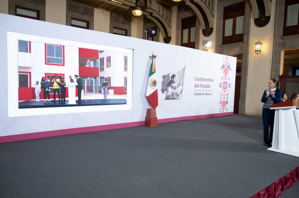 Infonavit entrega primeras viviendas del programa Vivienda para el Bienestar