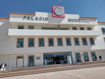 Por segunda vez, se declara desierta licitación para auto en Tulancingo
