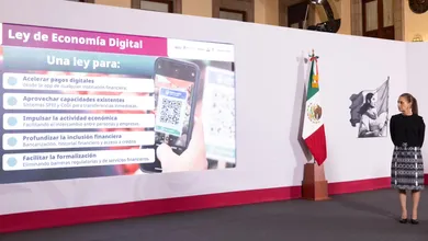 Claudia Sheinbaum durante una conferencia en la que habló sobre la ley de economía digital y el impulso a los pagos electrónicos.