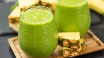 ¿Problemas digestivos o colon inflamado? Estos 3 jugos verdes te ayudarán a desinflamar y mejorar tu salud intestinal de forma natural.