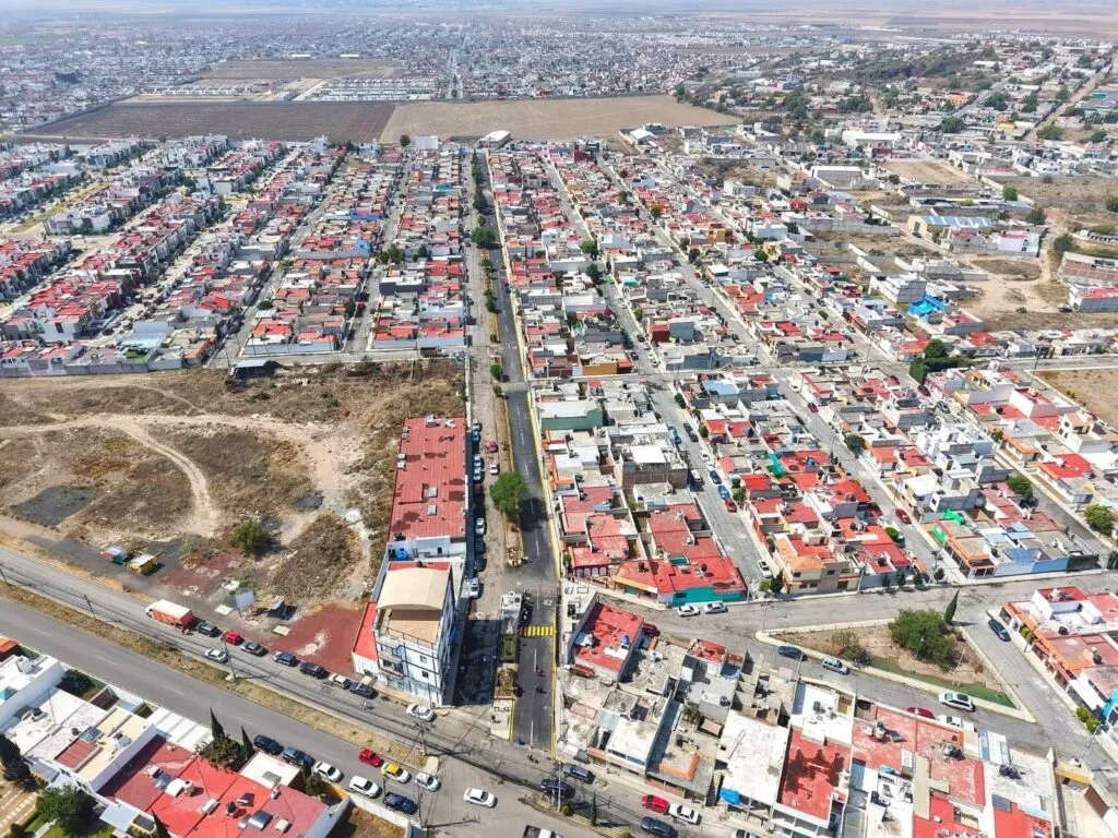 Alcalde de Zempoala entrega seis obras de pavimentación 