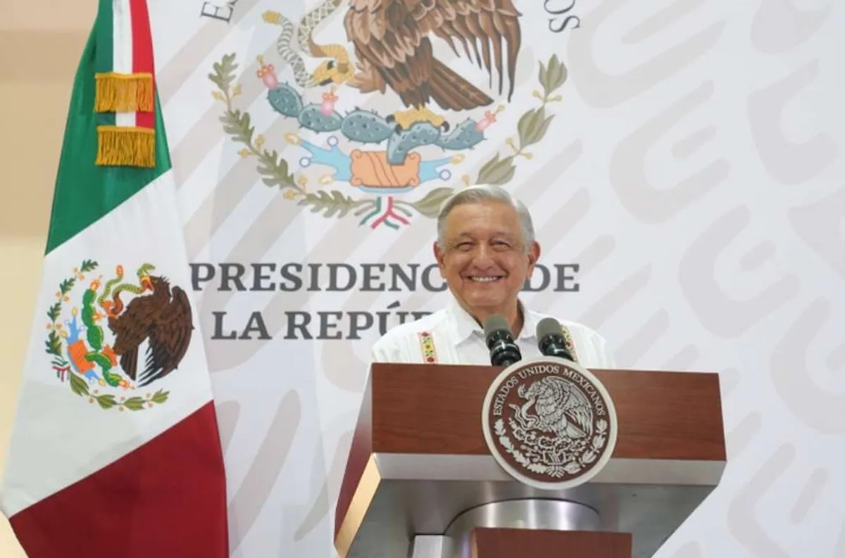 “Arriba los de abajo y abajo los privilegios”: AMLO
