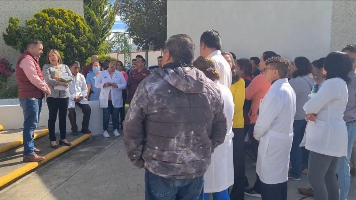 Protesta de trabajadores del Laboratorio Estatal de Salud Pública de Hidalgo