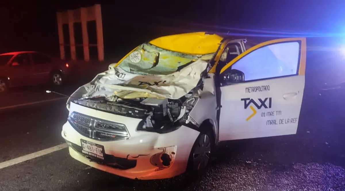 Choque de taxi y caballo deja 2 lesionados en la autopista México ...