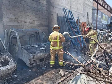 Actopan: incendio en refaccionaria sobre la México-Laredo deja daños materiales | Galería