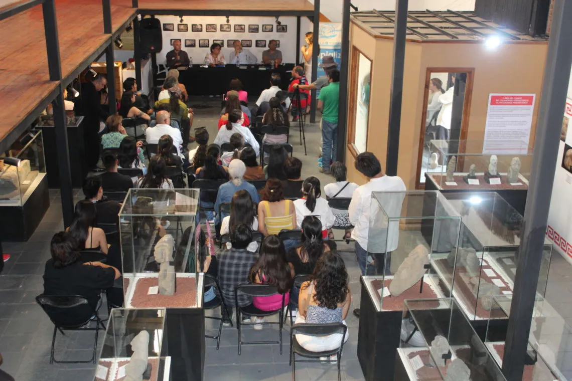 Académicos de Puebla y Sonora presentan en Tulancingo su libro “Huapalcalco y los ministros del pasado”