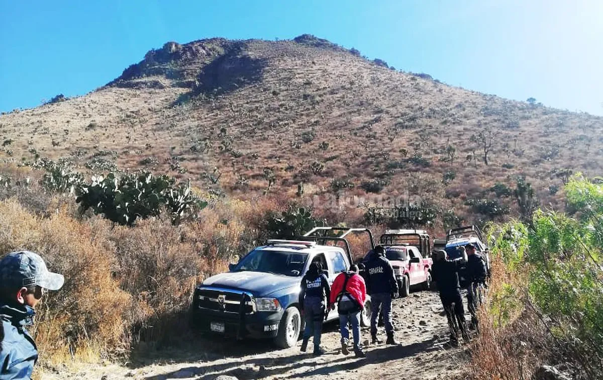 Rescatan a turistas en el cerro del Xihuingo en Tepeapulco