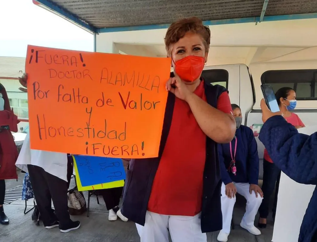 Se manifiestan trabajadores del Hospital General de Actopan