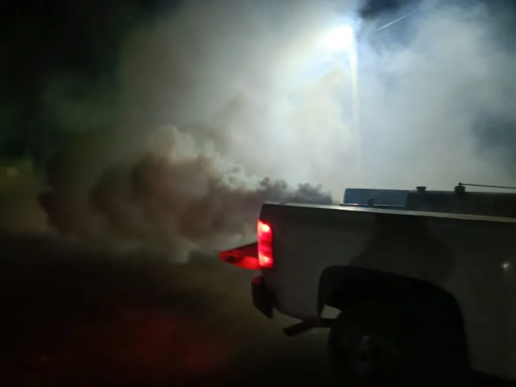 Refuerzan jornadas de termonebulización contra el mosco culex en comunidades de la presa Endhó