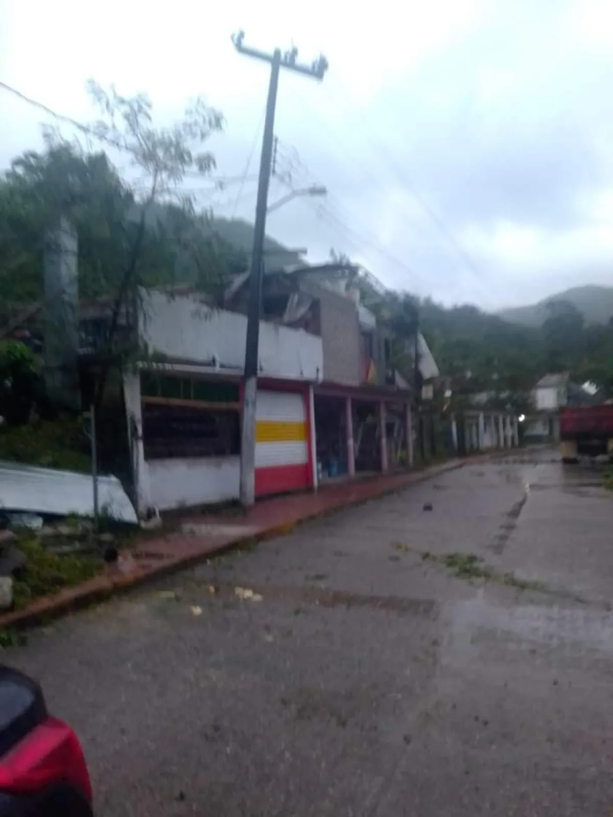 Tenango de Doria pide apoyo para restablecer comunicación en comunidades