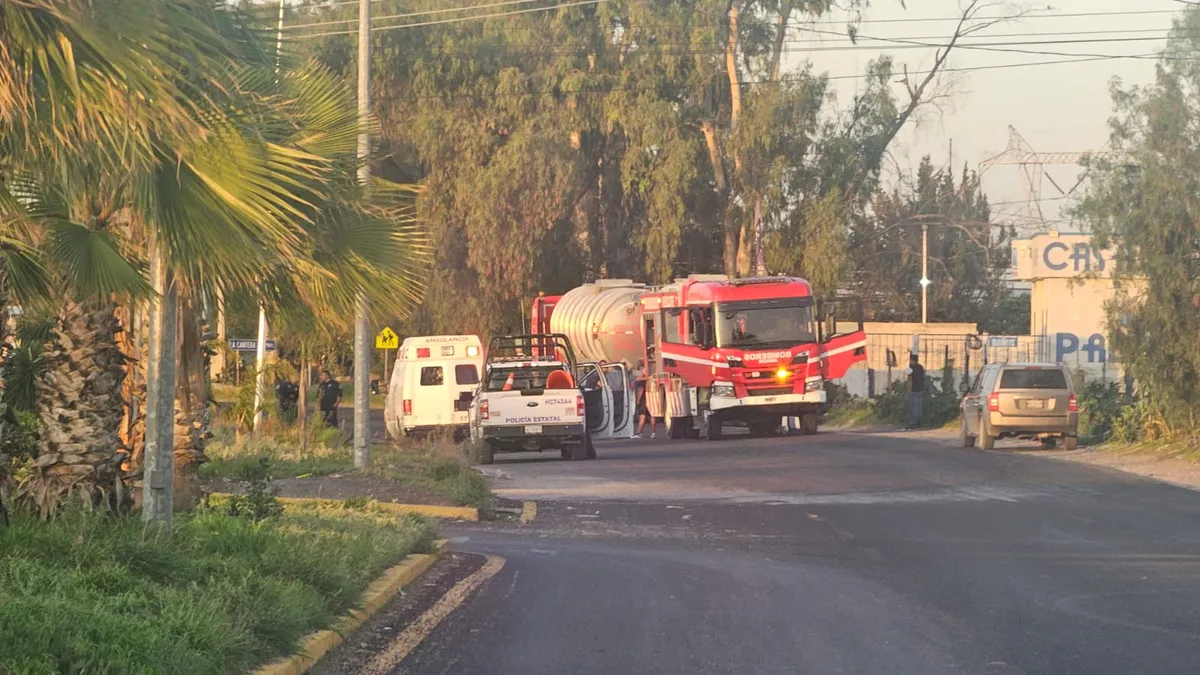 Cierran carretera Tula-Tlahuelilpan por fuga de combustible en una pipa