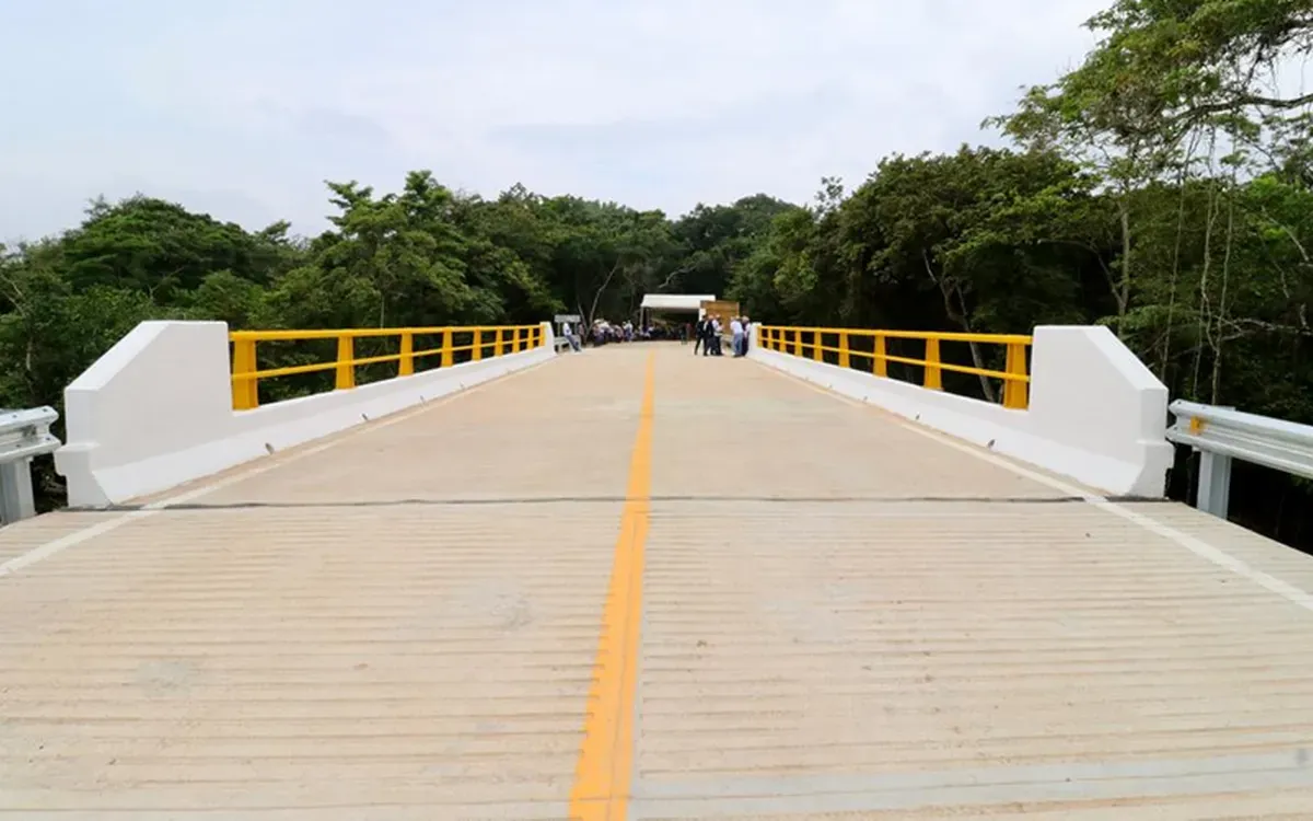 Anuncian construcción de puente vehicular en Xochiatipan