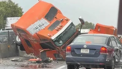 Tráiler choca sobre la autopista México-Pachuca a la altura de Tizayuca