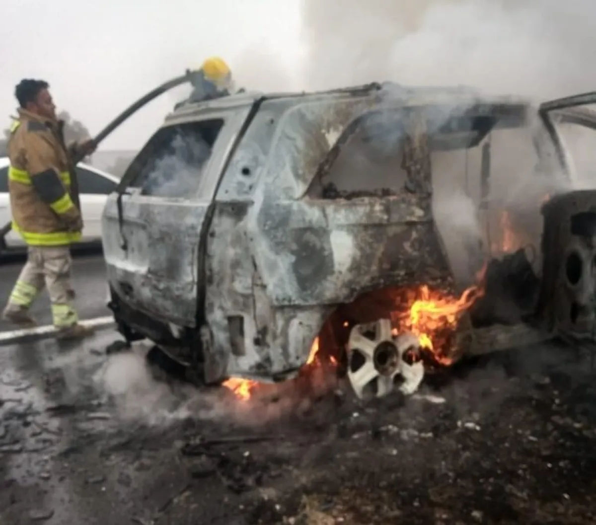 Autopista México-Pachuca: se incendia camioneta