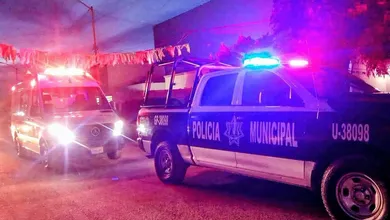 Patrulla de la policía custodiando la zona acordonada tras balacera en Tula.