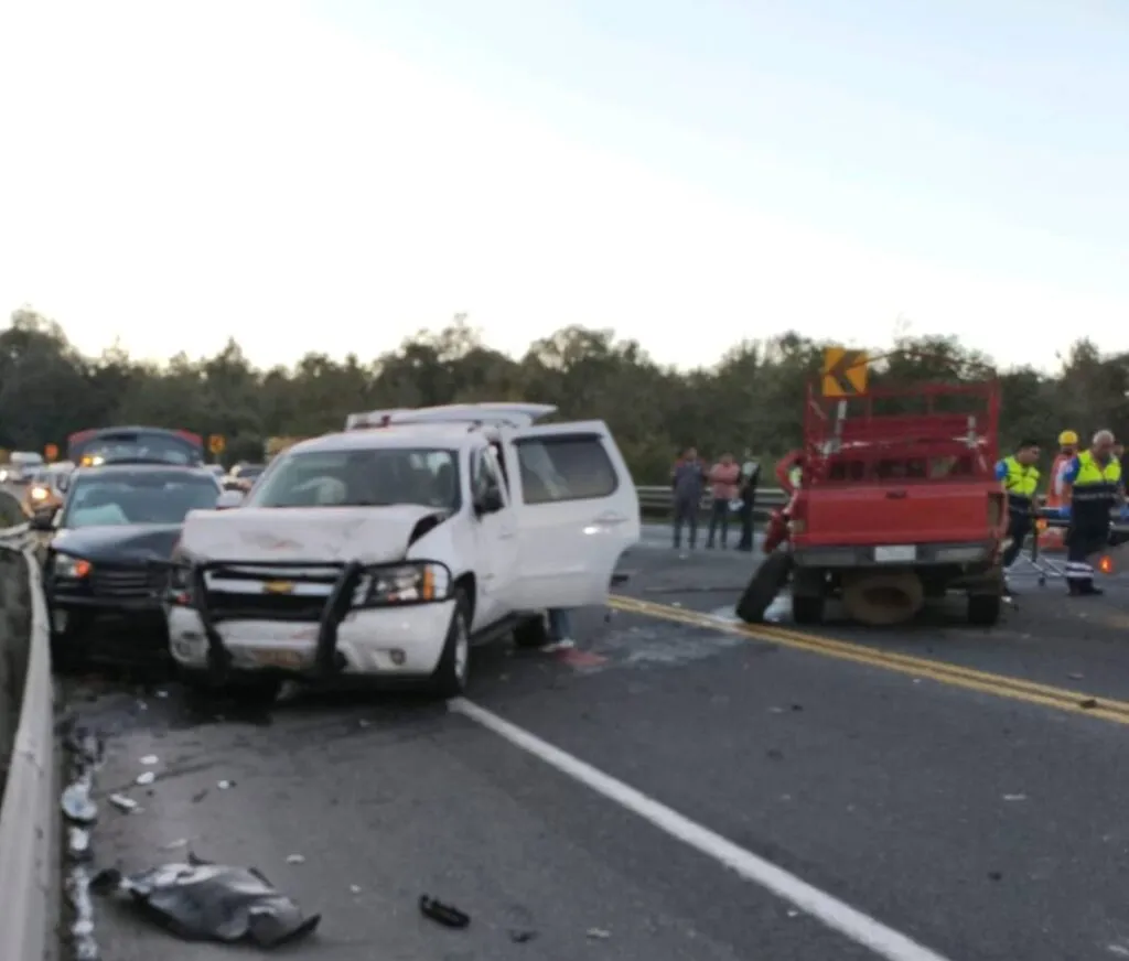 Choque múltiple en la México-Tuxpan