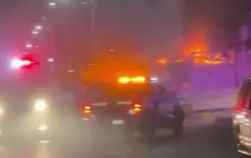 ¡Arde taquería en Mixquiahuala! Incendio provoca movilización de emergencia