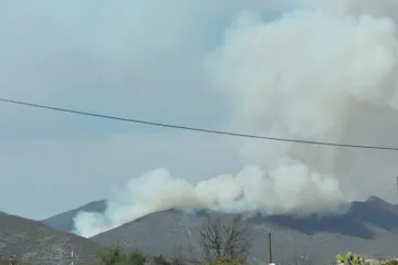 Pobladores de Ixmiquilpan piden intervención aérea para combatir incendio forestal