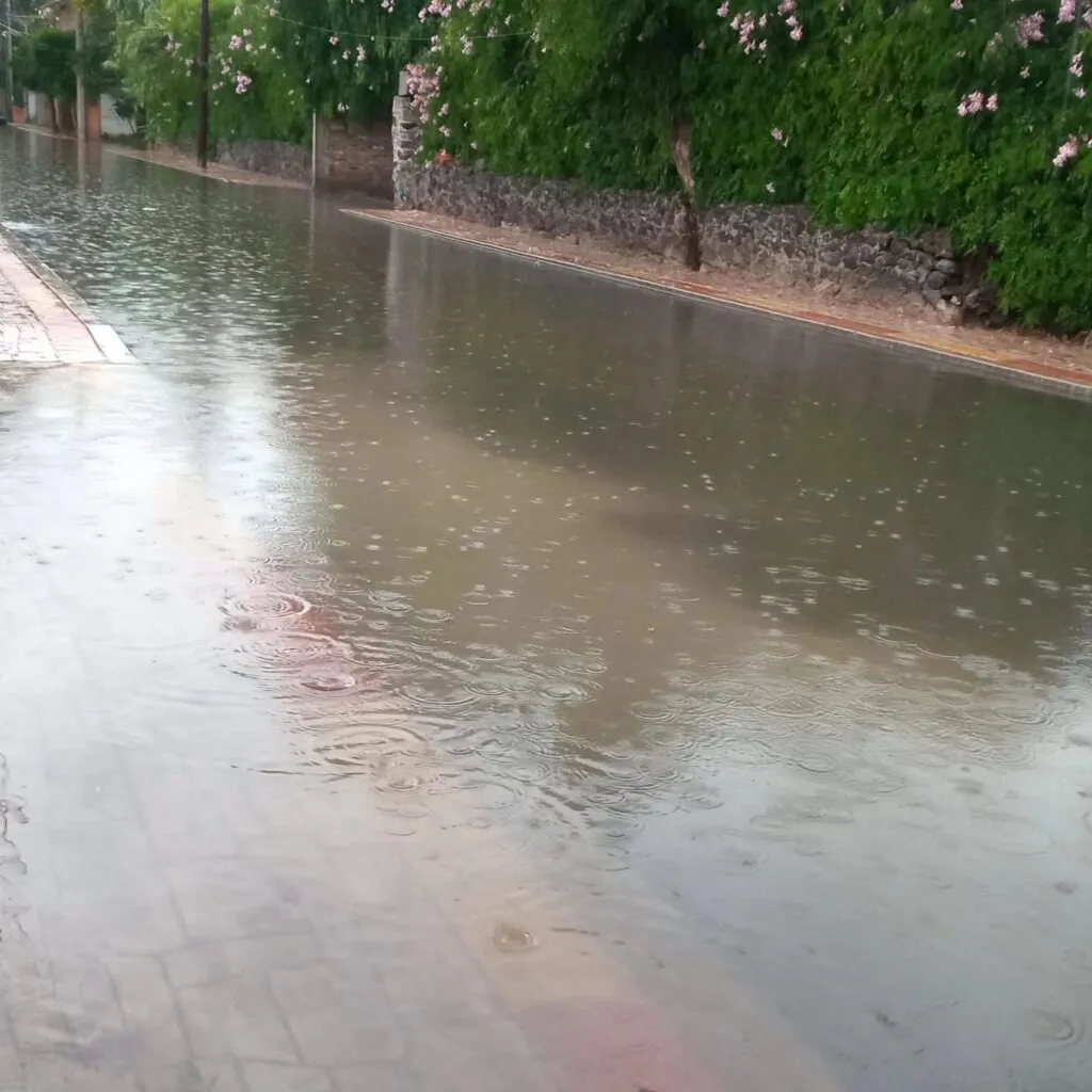 ¡Tizayuca bajo el agua! Fuerte lluvia con granizo provoca anegamientos 