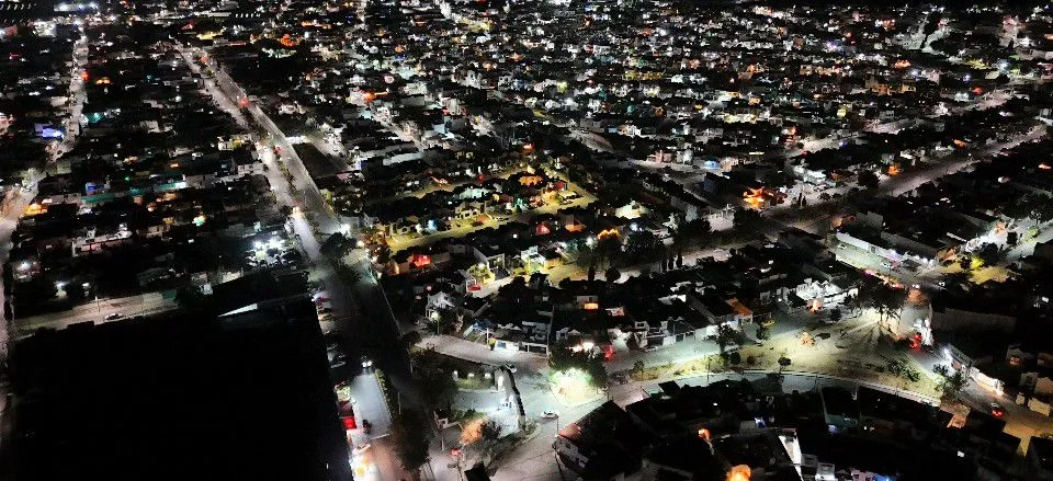 Ayuntamiento de Pachuca mejora iluminación en estos fraccionamientos
