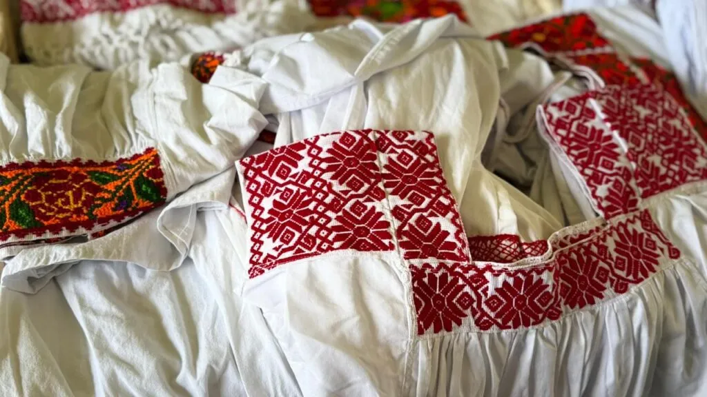 ¿Quién protege los bordados de Tenango? Así busca Hidalgo evitar la apropiación cultural