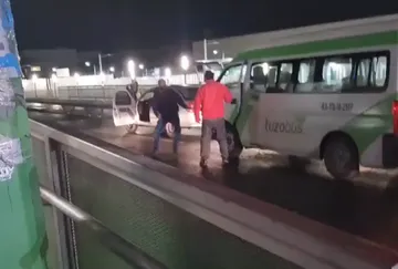 Nueva riña entre automovilistas en Pachuca: golpean brutalmente a chofer de Ruta alimentadora Tuzobús