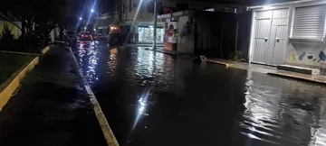 Calles anegadas y vecinos cansados de lo mismo. Piden soluciones urgentes para evitar nuevas inundaciones en Tizayuca