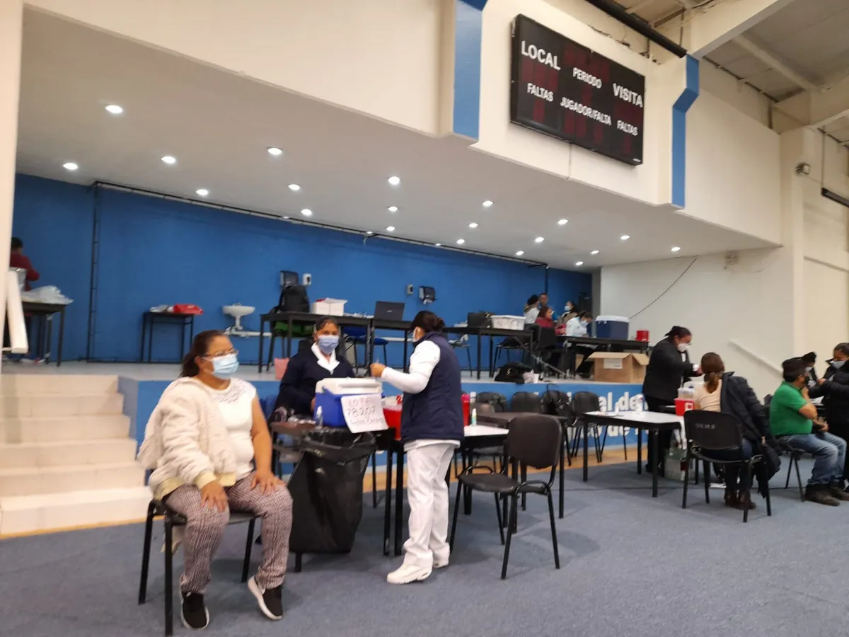 Inicia la vacuna de refuerzo para personas de 40-49 años en Pachuca