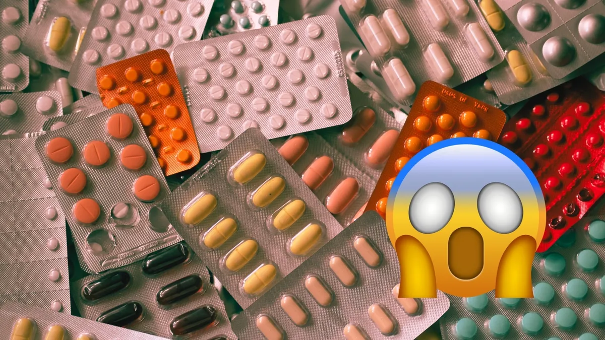 Inspectores revisan medicamentos en una farmacia de Hidalgo.