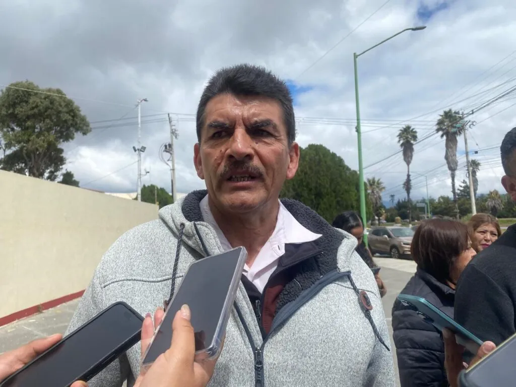 Docentes de la Secundaria Técnica 1 protestan por presunta imposición de directivos