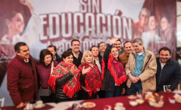 “La educación pública es la mejor gracias a los maestros y maestras”: Sheinbaum